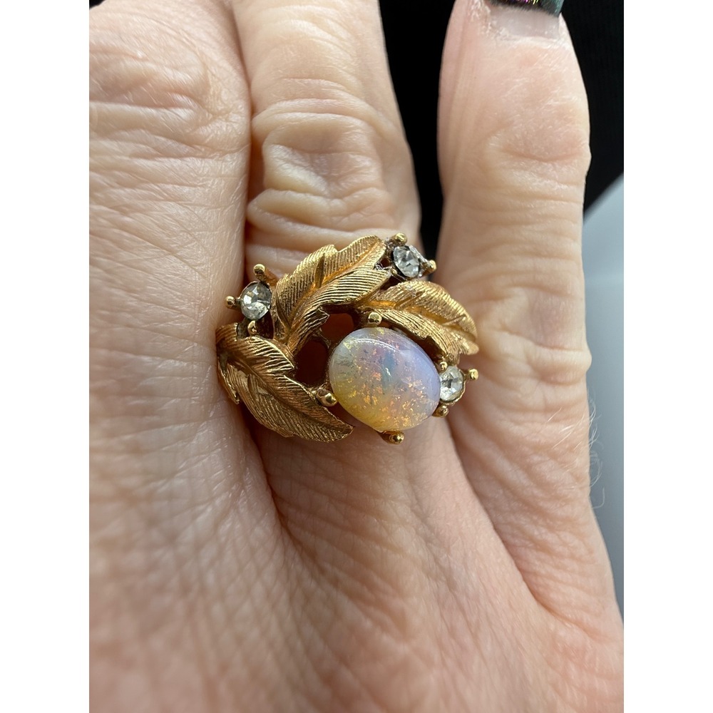 Vintage Avon Faux Opal Rhinestone Gold Tone Leaf Adjustable Cocktail Ring